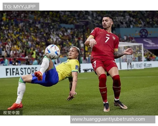 英国业余队前锋比赛中尝试修大灯却因缺工具未能成功